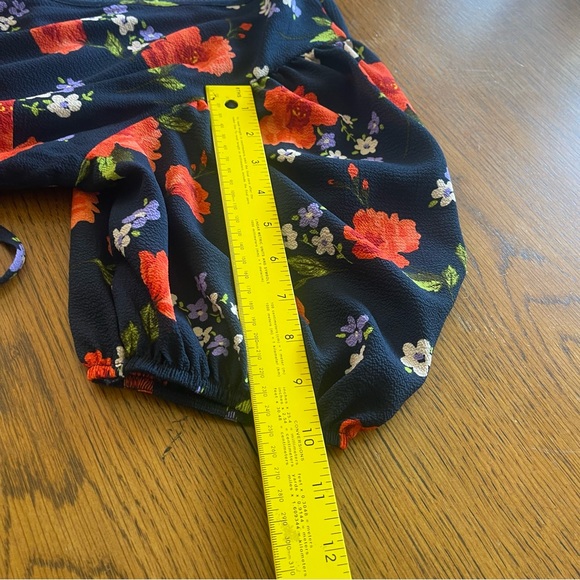 ASOS DESIGN Curve wrap front tiered smock midi dress in navy floral print 12 - Picture 13 of 16